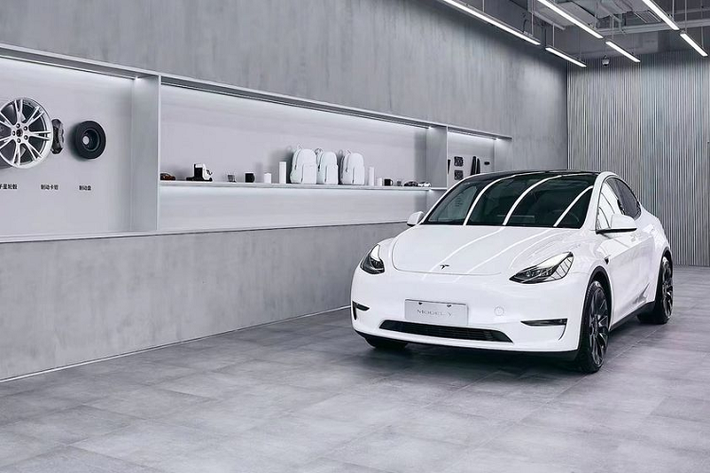 Việc Tesla đặt Giga Lab đầu tiên của mình tại Trung Quốc cho thấy tầm quan trọng của thị trường này. Trong quý đầu năm, doanh số mà hãng xe đạt được tại Trung Quốc là 137.429 xe, tương đương 3,22% thị phần.