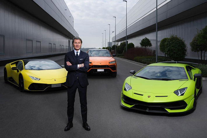 Mã động cơ mới của Lamborghini này là "LB744", đây sẽ là trái tim của mẫu siêu xe Lamborghini hybrid HPEV (High Performance Electrified Vehicle) đầu tiên của gia đình "siêu bò".