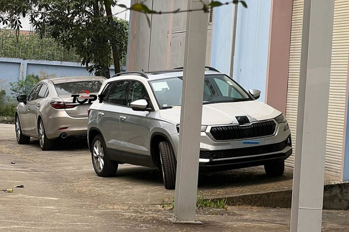 Ngoài ra, mẫu xe này còn đóng vai trò tiên phong cho ngôn ngữ thiết kế Modern Solid mới của thương hiệu Skoda. Theo hãng Skoda, ngôn ngữ thiết kế Modern Solid sẽ tập trung vào sự tối giản và đủ chức năng, mang đến cảm giác an toàn, mạnh mẽ. Thiết kế khí động lực học sẽ đóng vai trò quan trọng giúp xe điện thế hệ mới của Skoda cải thiện quãng đường di chuyển và khả năng tiết kiệm điện.