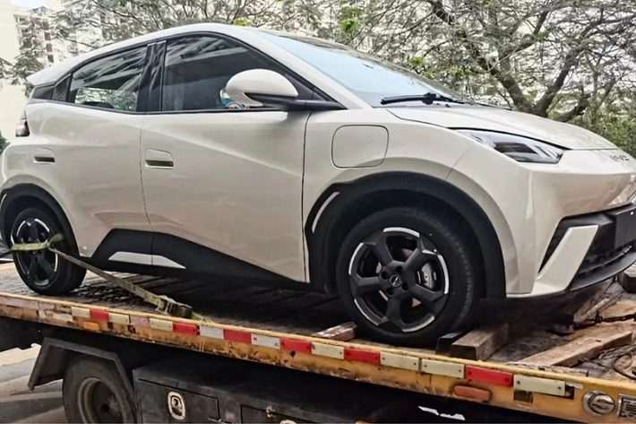 Seagull là dòng xe rẻ tiền nhất của BYD phát triển, điều này cho thấy họ không muốn để Wuling Bingo độc chiếm thị trường xe điện giá rẻ. Việc BYD Seagull 2023 mới đã về đến các đại lý Việt Nam cũng hứa hẹn mẫu xe này đã cận kề ngày ra mắt chính thức.