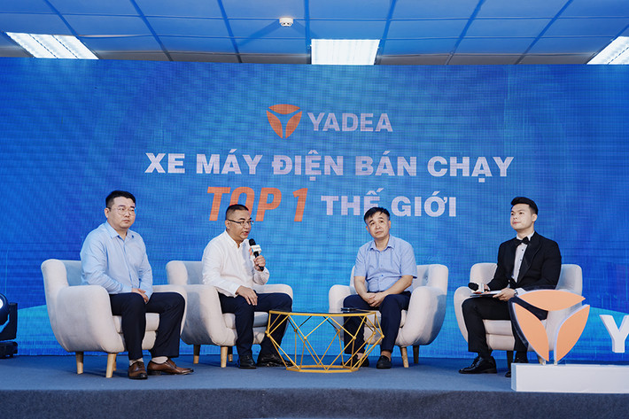 Phát biểu tại sự kiện, ông Liu Jia - Tổng Giám đốc Công ty Kinh doanh Yadea khu vực châu Á - Thái Bình Dương cho biết, năm 2022 Chính phủ Việt Nam đã phê duyệt chương trình hành động chuyển đổi xanh và giảm thiểu carbon và khí metan của ngành giao thông vận tải.
