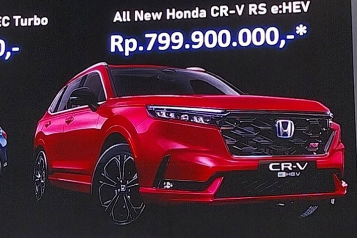 Tuy nhiên, lượng xe SUV Honda CR-V 2023 phân phối tại thị trường Indonesia trong năm nay sẽ bị giới hạn trong con số từ 1.300 - 1.500 xe. Xe dành cho thị trường Indonesia được nhập khẩu nguyên chiếc từ Thái Lan. Đây cũng là lý do vì sao Honda CR-V thế hệ thứ 6 ở Indonesia đắt hơn đáng kể so với xe tại Thái Lan.