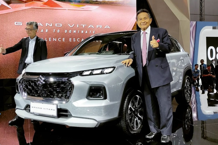 Tại triển lãm IIMS 2023 hiện đang diễn ra tại Indonesia, hãng Suzuki đã chính thức giới thiệu mẫu xe Grand Vitara thế hệ mới. Được biết, Suzuki Grand Vitara 2023 mới đã từng ra mắt ở thị trường Ấn Độ và Nam Phi vào năm ngoái.