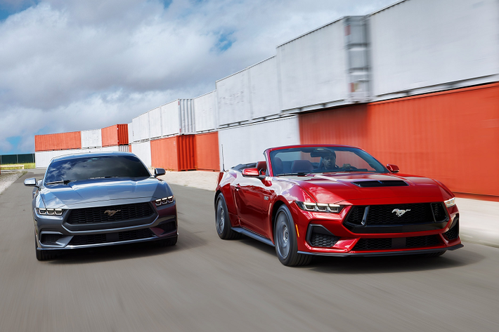 Được giới thiệu vào tháng 9/2022, mới đây Ford Mustang thế hệ thứ 7 đã công bố những hình ảnh nội thất xe cũng như mức giá cho từng phiên bản.