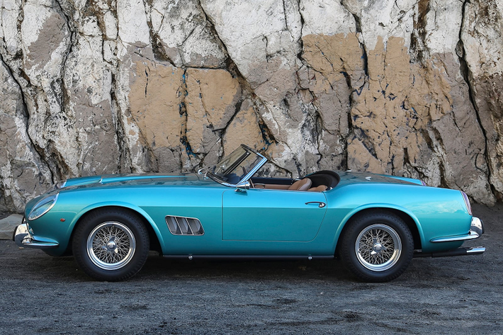 Chiếc xe được mua với giá 2.400 USD vào năm 1971 bởi những người đam mê Ferrari là Charles Betz và Fred Peters ở khu vực San Pedro của Los Angles khi họ đang tìm kiếm các bộ phận cho xe thể thao Porsche.