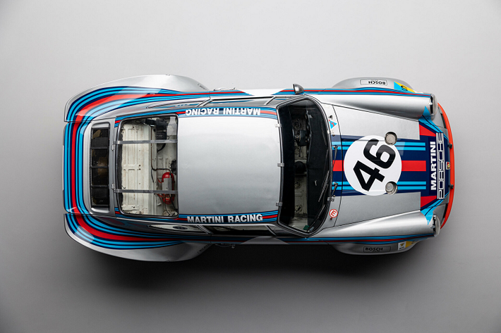 Chỉ có một trong bốn chiếc xe của đội Martini Racing còn tồn tại và sau 50 năm vinh quang tại Le Mans, những chiếc xe này sẽ trở thành huyền thoại. Chỉ có những vị chủ nhân giàu có mới có thể mang đến “cuộc đời mới” cho các huyền thoại này.