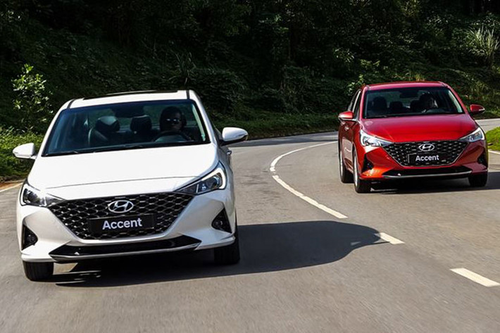 Hyundai Accent 2022 tại Việt Nam được trang bị động cơ Kappa 1.4L MPI cho công suất tối đa 100 mã lực tại 6.000 vòng/phút cùng Mo-men xoắn cực đại 132Nm tại 4.000 vòng/phút. Đi kèm với đó là 2 lựa chọn hộp số: Hộp số tự động 6 cấp Shiftronic và hộp số sàn 6 cấp.