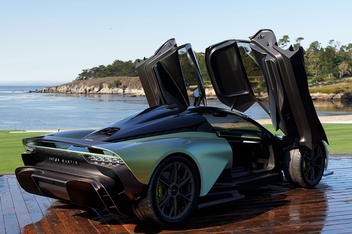“Khi chúng tôi tạo ra khái niệm Valhalla đã nhấn mạnh di sản thiết kế của Aston Martin Valkyrie, ý định đó vẫn không thay đổi, nhưng quá trình thực hiện đã phát triển đáng kể chiếc xe hoàn toàn mới này. Mặc dù di sản của Valkyrie đã rõ ràng, Valhalla giờ đây là một phần thiết kế trưởng thành hơn.