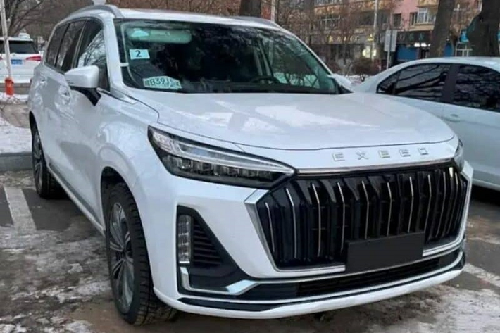 Vào ngày 8/4/2023, hãng xe Exeed sẽ giới thiệu ra thị trường một chiếc SUV mới với tên gọi Lanyue, tuy nhiên ngay từ bây giờ, các khách hàng đã có thể xem mắt trước mẫu xe SUV này khi Chery Automobile đã công bố những hình ảnh chính thức của Exeed Lanyue 2023 mới.