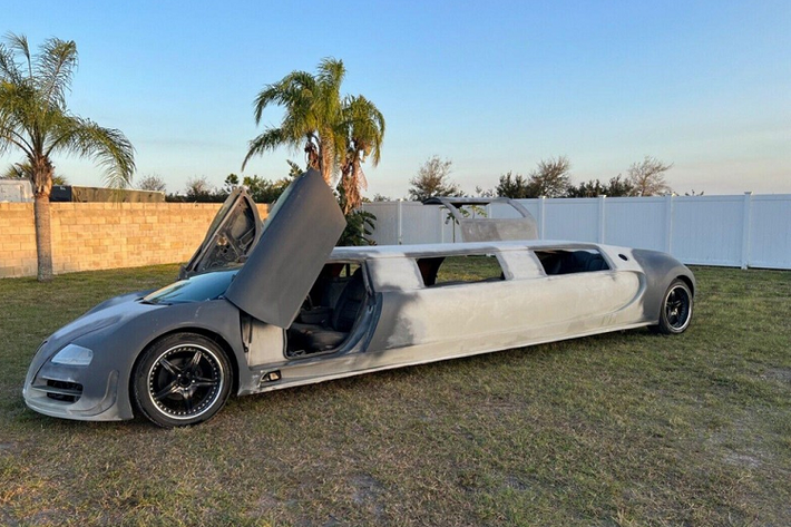 Nếu bạn đang tìm kiếm một chiếc xe Limousine mà không muốn mua các mẫu xe quá bình dân đang bán trên thị trường mà yêu thích sự độc lạ, và khiến mọi người đều trầm trồ thì chiếc Bugatti Veyron Limousine hàng độc trong bài viết này có thể là chiếc xe phù hợp với bạn.