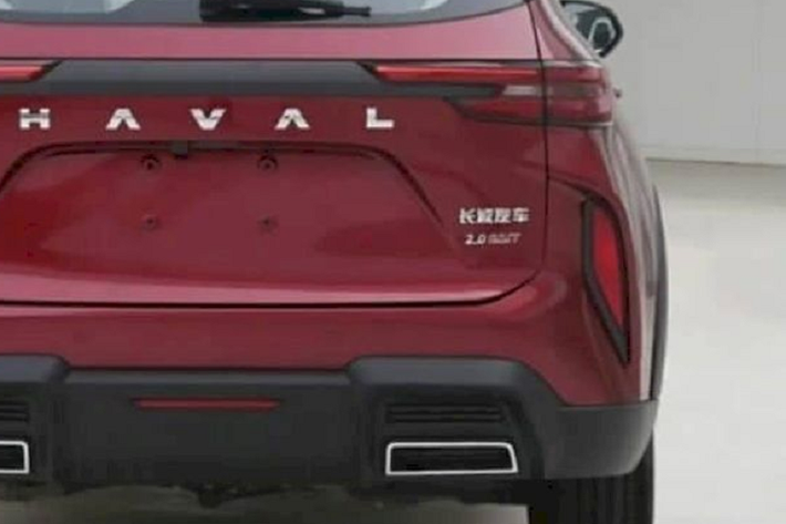 Ngoài ra, xe còn được trang bị các loại vành la-zăng có đường kính 18 inch hoặc 19 inch (tùy phiên bản), cửa sổ trời toàn cảnh và cảm biến trước/sau để hỗ trợ các tính năng trợ lái nâng cao ADAS. Nằm bên dưới nắp ca-pô của Haval H6 2024 sẽ là động cơ xăng 4 xi-lanh, tăng áp, dung tích 2.0L, sản sinh công suất tối đa 238 mã lực. Hiện thời điểm ra mắt của Haval H6 thế hệ mới ở Trung Quốc vẫn chưa được hé lộ.
