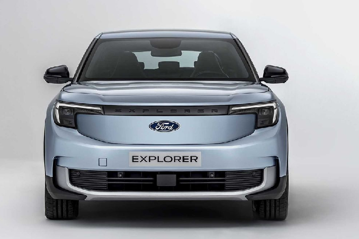 Ngoài cái tên Explorer và một số thuộc tính thiết kế, chiếc SUV chạy điện hoàn toàn mới có rất ít điểm chung với xe chạy bằng xăng ở Mỹ hoặc phiên bản plug-in hybrid hiện đang có ở châu Âu. Việc đặt tên này là một phần trong chiến lược của hãng nhằm tận dụng các thương hiệu “mang tính biểu tượng nhất” cho xe điện.