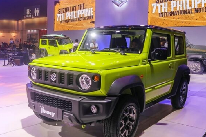 Khách hàng có 5 lựa chọn sơn ngoại thất gồm vàng Kinetic Yellow, đen Bluish Black Pearl, xanh lá Jungle Green và xám Medium Grey