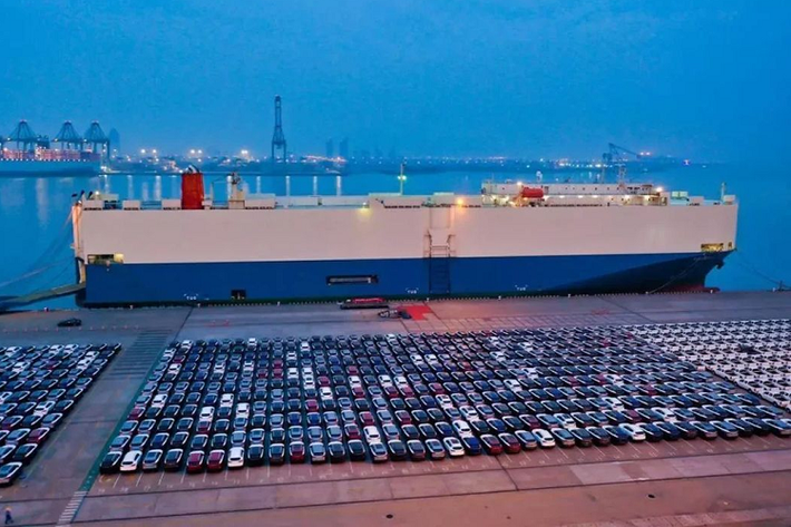 Năm 2021, Trung Quốc xuất khẩu ôtô tới 2,19 triệu chiếc, tăng 102%. Đà tăng trưởng của nước này tiếp tục được duy trì vào năm 2022, với doanh số xuất khẩu đạt 3,4 triệu xe, tăng 55% so với cùng kỳ năm trước.