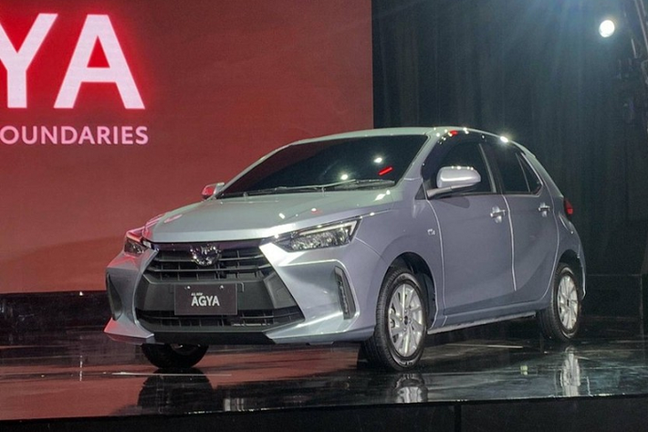 Nâng cấp toàn diện sau 10 năm, Toyota Wigo 2023 mới được kỳ vọng sẽ trở thành gương mặt dẫn đầu phân khúc xe hạng A ở thị trường Indonesia. Ở thế hệ mới, xe được phát triển dựa trên cơ sở gầm bệ Daihatsu New Global Architecture (DNGA) có tên mã D74A, tương tự người anh em Raize hay Veloz Cross.