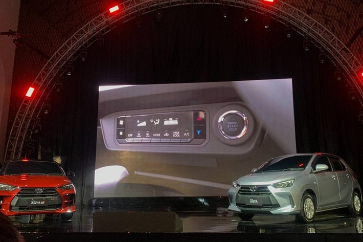 Ngoài ra, Toyota Wigo 2023 còn có màn hình kỹ thuật số mới phục vụ hệ thống điều hòa và cửa gió cũng thay đổi thiết kế. Điểm mới tiếp theo của mẫu xe hạng A này nằm ở cần số. Đáng tiếc là Toyota Wigo 2023 ở thị trường Indonesia sẽ không có những tính năng an toàn chủ động ADAS như người anh em Perodua Axia thế hệ mới dành cho Malaysia.