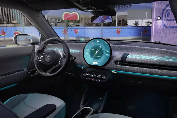 Mini Cooper EV 2024 mới là thế hệ xe chạy hoàn toàn bằng điện mới của hãng xe Anh Quốc. Mini Cooper EV sẽ được phát triển trên nền tảng kiến trúc dành riêng cho EV được phát triển bởi Spotlight Automotive, một liên doanh giữa Great Wall Motors và Tập đoàn BMW.