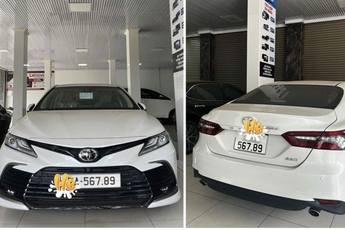 Dù đã được che chắn nhưng nhiều người vẫn tinh mắt nhận ra đây là chiếc xe Toyota Camry biển số Đắk Lắk, mới được một thanh niên bấm ra biển “san bằng tất cả” vào đầu tháng 3 vừa qua.