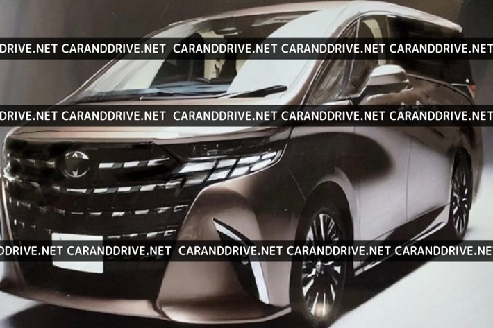 Ở phía sau, Alphard 2024 có khá nhiều thay đổi rõ ràng như cụm đèn hậu OLED với tạo hình bên trong tương tự đèn LED định vị ban ngày. Ở giữa 2 đèn hậu là nẹp màu đen bóng mới, đi kèm tem chữ nổi "Alphard". Cản sau của xe có thiết kế khá đơn giản, sơn cùng màu thân xe và đi kèm đèn nằm dọc ở hai góc.