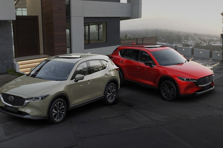 Mazda CX-5 2023 Mazda CX-5 phiên bản nâng cấp đã trình làng ở thị trường Indonesia vào hồi tháng 4 năm ngoái. Tuy nhiên, dự kiến, đến nửa cuối năm nay, mẫu SUV cỡ C này mới được giới thiệu tại Việt Nam. Tương tự phiên bản cũ, Mazda CX-5 2023 sẽ tiếp tục được lắp ráp tại Việt Nam.