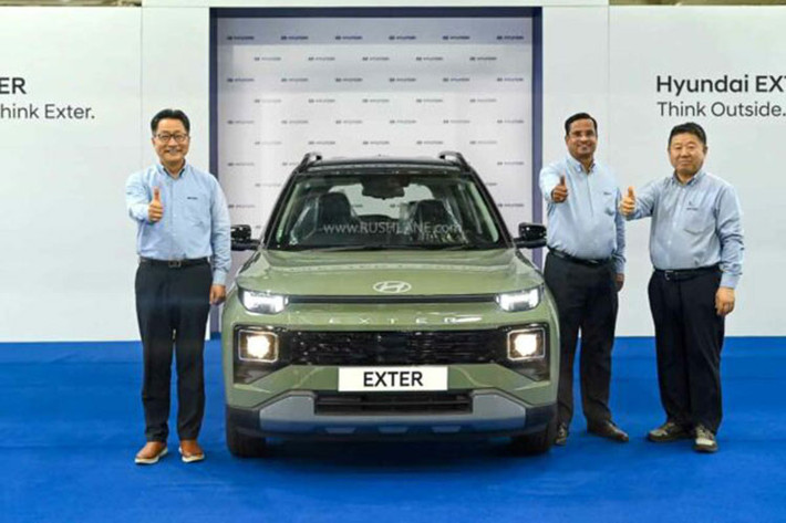 Đây là mẫu SUV hạng A thứ hai ra đời dựa trên Hyundai Grand i10, sau Casper ở thị trường Hàn Quốc. Chính vì vậy nên Hyundai Exter 2024 giá rẻ có kích thước khá nhỏ, bao gồm chiều dài 3.815 mm, chiều rộng 1.710 mm, chiều cao 1.631 mm và chiều dài cơ sở 2.450 mm.
