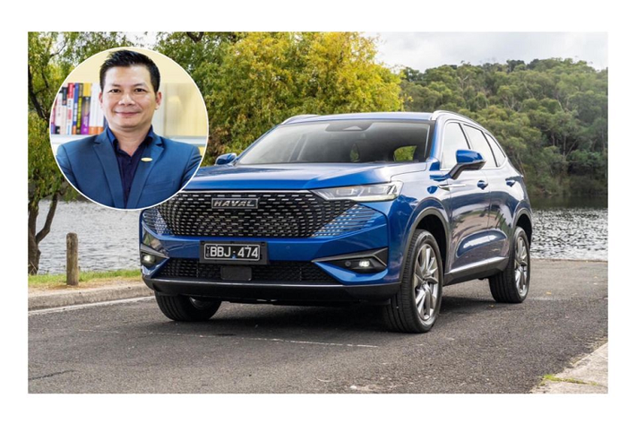 Có thể nói, Shark Hưng chính là một trong những khách hàng đầu tiên xuống tiền mua chiếc xe này. Như vậy, mua xe trong ngày đầu, Shark Hưng mua Haval H6 hybrid sẽ được giảm giá trực tiếp 30 triệu đồng tại đại lý, giá bán của xe chỉ còn 1,066 tỷ đồng. Trước đó, doanh nhân này cũng từng được biết tới khi sở hữu chiếc Ford Everest. Có lẽ, những mẫu xe SUV gầm cao chính là sự lựa chọn hàng đầu của ông.