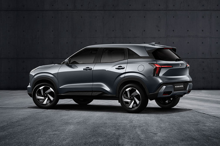 Mitsubishi XFC bản thương mại là động cơ xăng 4 xi-lanh, dung tích 1.5L, đi kèm hộp số biến thiên vô cấp CVT và hệ dẫn động cầu trước. Hiện thông số của động cơ này chưa được hé lộ. Chỉ biết rằng, xe sẽ có 4 chế độ lái, bao gồm Bình thường, Đường sỏi đá, Đường bùn lầy và Đường trơn trượt.