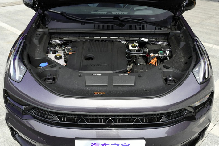 Theo thông tin từ Bộ Công nghiệp và Công nghệ thông tin Trung Quốc, sức mạnh của mẫu xe SUV lai coupe Lynk & Co 05 sẽ ra mắt vào ngày được trang bị hệ truyền động plug-in hybrid bao gồm động cơ dung tích 1.5 lít và mô-tơ điện.