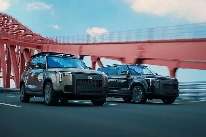 Polestones Automobiles – nhà sản xuất ôtô Trung Quốc có thể bạn chưa từng biết đến, vừa trình làng mẫu xe đầu tiên mang tên Polestones 01 2024 mới. Đây là chiếc SUV tập trung vượt địa hình do Pininfarina thiết kế và trang bị động cơ điện kết hợp xăng sẽ mở rộng phạm vi di chuyển trong 1 lần sạc.