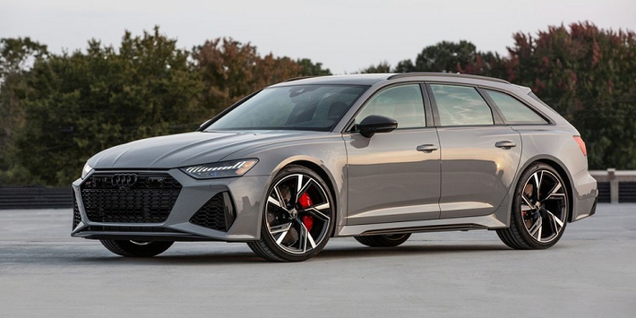 Ngay từ đầu năm mới 2023, những fan của Audi đã nhận được tin vui. Theo đó, phiên bản thuần điện e-tron của mẫu xe hiệu suất cao Audi RS6 sẽ được ra mắt vào năm tới. Giám đốc thiết kế của Audi - ông Marc Lichte - hé lộ rằng Audi RS6 e-tron 2024 mới sẽ là một mẫu xe lớn hơn với bộ mâm tăng kích thước để tạo sự khác biệt với A6 e-tron sắp ra mắt.