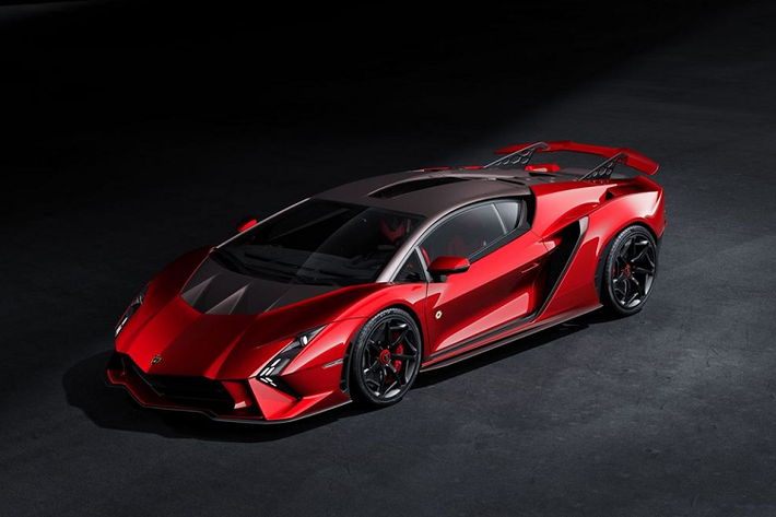 Lamborghini Invencible và Autentica sử dụng khung gầm monocoque bằng sợi carbon của Aventador, kiểu dáng hoàn toàn độc đáo, cánh gió phía sau của Invencible Coupe lấy cảm hứng trên Sesto Elemento. Các yếu tố khí động học khác được lấy cảm hứng từ Veneno và Reventon, hoạ tiết xuyên suốt mang hình lục giác.