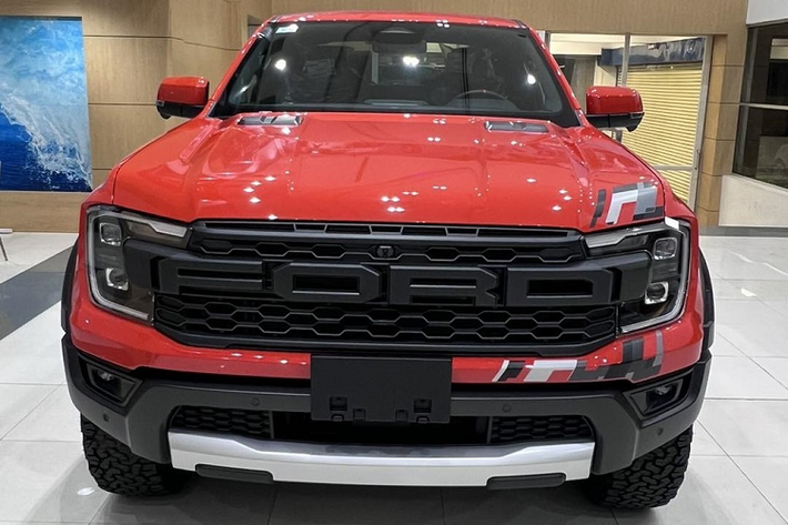 Mới đây, trên trang chủ của Ford Việt Nam đã cập nhập mục sản phẩm của xe tương lai là mẫu Ranger Raptor 2023 mới đã nhận được sự quan tâm không nhỏ của giới chơi xe trong nước, nhất là các khách hàng đang chờ đợi 1 phiên bản chiến hơn của Ranger 2022 đang bán chính hãng.