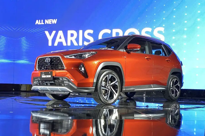 Dự kiến vào 8/2023, mẫu xe này sẽ “cập bến” Việt Nam nhằm thay thế Yaris bị "khai tử". Nhiều khả năng Toyota Yaris Cross tại Việt Nam cũng sẽ được nhập khẩu nguyên chiếc từ Indonesia. Như vậy, phân khúc SUV cỡ B sẽ ngày càng sôi động.