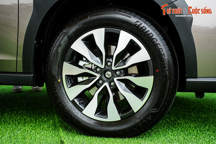 Trước đây, chế độ X-MODE bị vô hiệu khi ở mức tốc độ 40km/h và khi cần sử dụng phải được kích hoạt lại bằng tay. Như vậy, việc sử dụng X-mode nay đã đỡ rườm rà và tiện lợi hơn.