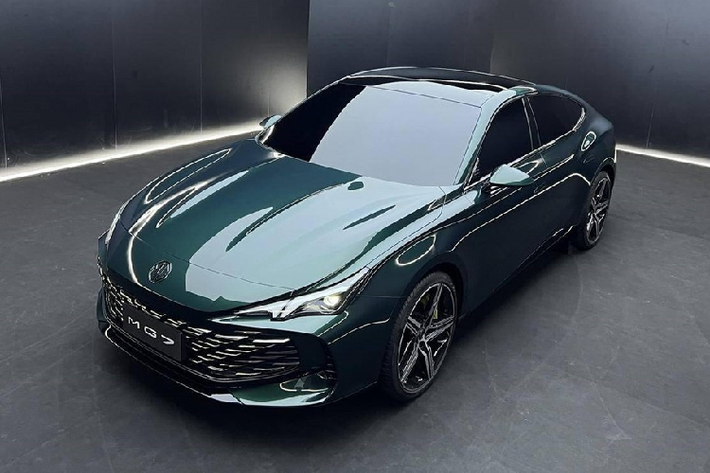 MG7 tại Việt Nam sắp hoàn thành đăng kiểm. Trước đó, một số đại lý đã hé lộ thông tin dòng xe MG7 sẽ ra mắt thị trường trong nước vào quý IV/2023. Như vậy, nhiều khả năng thông tin MG7 đang được thử nghiệm là có cơ sở bởi đây là thời gian thích hợp để hãng hoàn tất các thủ tục, giấy tờ cấp phép để kịp ngày ra mắt vào cuối năm nay.