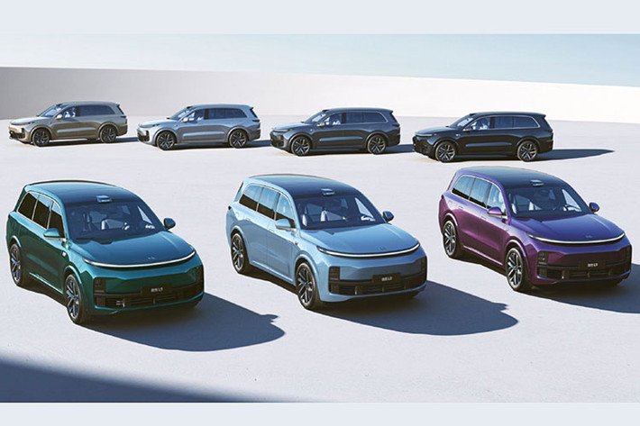 Đối với nhiều khách hàng Việt, Li Auto có lẽ là hãng xe còn khá xa lạ, thậm chí, có thể không ít người còn nghĩ rằng đây là 1 thương hiệu con của đại gia ngành xe nào đó, được sinh ra để phục vụ cho việc sản xuất xe PHEV và EV đang rất thịnh hành ở Trung Quốc. Nhưng nếu bạn biết thông tin này sẽ hơi bị sốc, cụ thể, Li Auto là hãng xe điện có giá trị vốn hóa thứ 2 trên thế giới, chỉ xếp sau Tesla của tỷ phú Elon Musk, trong đó, mức định giá của Li Auto đến 29 tỷ đô la, quá khủng khiếp.