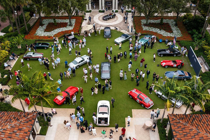 Trong số rất nhiều chiếc Ferrari hàng hiếm xuất hiện trên bãi cỏ cho Concours vào thứ Bảy, ngày 28 tháng 1 là những chiếc xe đã đua tại Le Mans trong những năm qua. Lần đầu tiên Ferrari xuất hiện tại cuộc đua sức bền là vào năm 1949; từ đây đánh dấu sự khởi đầu của một di sản dẫn đến hàng chục chiến thắng trong hạng và chín chiến thắng chung cuộc.