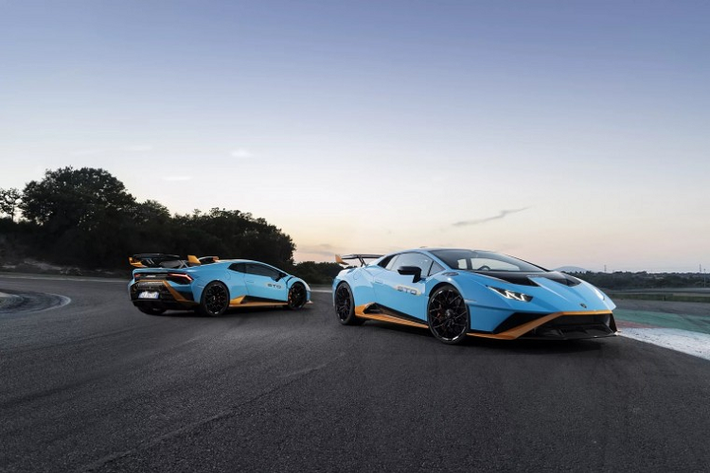 Nhưng trước khi thông tin về người kế nhiệm Huracan xuất hiện, hãng xe Ý cũng đã cung cấp một cái nhìn thoáng qua về mẫu xe sẽ thay thế dòng Aventador. Nó sử dụng động cơ V12, dung tích 6.5 lít, hút khí tự nhiên có sự hỗ trợ của hệ dẫn động plug-in hybrid. Chỉ riêng động cơ xăng đã tạo ra công suất tối đa 813 mã lực.
