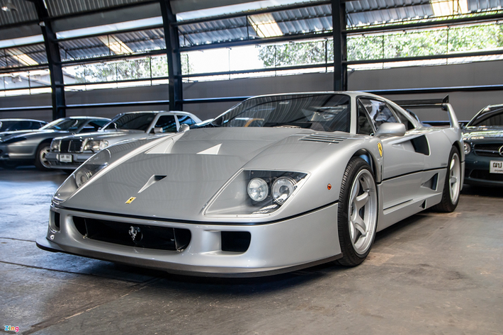 Big Five Ferrari là bộ sưu tập quy tụ 5 mẫu Ferrari đình đám nhất mọi thời đại, bao gồm 288 GTO, F40, F50, Enzo và LaFerrari. Chính vì thế mỗi chiếc siêu xe Ferrari F40 đều đắt giá, bất kể được trang bị tùy chọn gì hay số ODO là bao nhiêu.