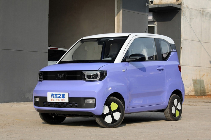 Ra mắt vào tháng 7/2020, Wuling Hongguang Mini EV siêu rẻ là mẫu xe điện cỡ nhỏ của Trung Quốc. Đây là thương hiệu của liên doanh giữa 2 hãng xe SAIC và Wuling của Trung Quốc và tập đoàn General Motors của Mỹ.