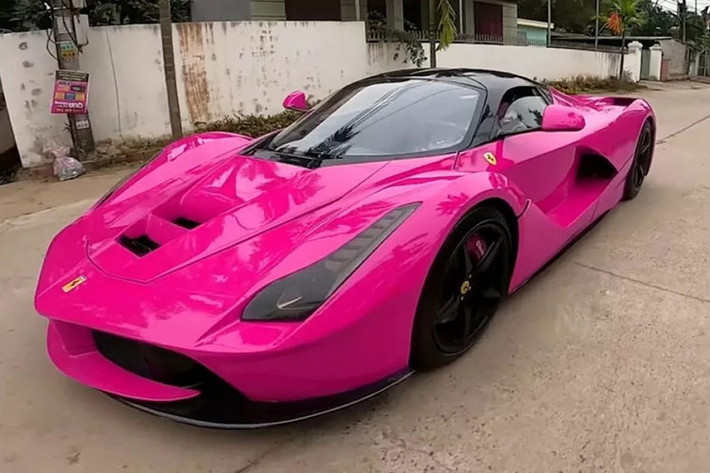 Tất nhiên công suất của bản sao siêu xe nhà Ferrari này sẽ không thể so sánh được với nguyên bản LaFerrari trang bị động cơ hybrid siêu mạnh, nhưng đáng mừng là nó vẫn có thể chạy được.