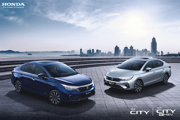 Vào hồi đầu tháng 3/2023 vừa qua, hãng Honda đã chính thức vén màn phiên bản nâng cấp giữa vòng đời của dòng xe City ở thị trường Ấn Độ. Chẳng bao lâu sau đó, một số đại lý tại Việt Nam cũng đã bắt đầu nhận cọc dành cho mẫu xe Honda City 2023 mới này.