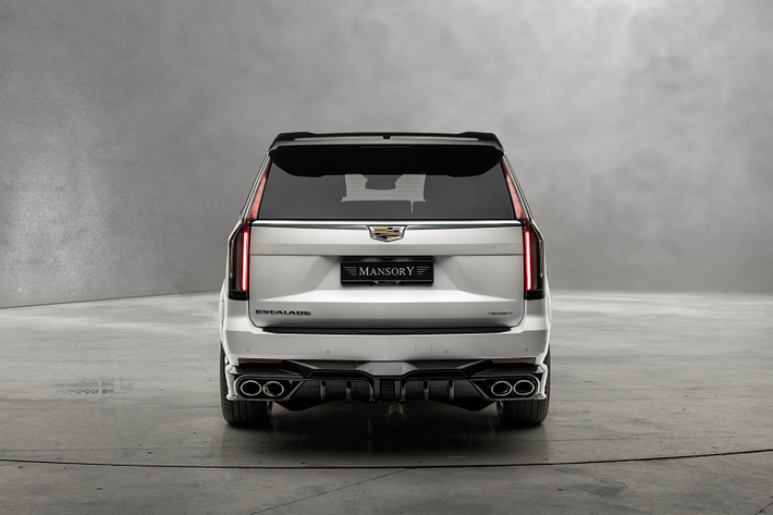 Nội thất của chiếc SUV Cadillac Escalade được cá nhân hóa với các chất liệu cao cấp, ghế bọc da sang trọng cùng các trang trí nội thất bắt mắt.