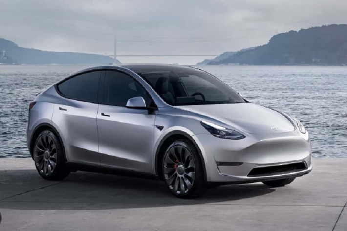 Theo đó, Matt Danadel đã chỉ ra 6 nhược điểm mà người dùng nên cân nhắc khi mua xe Tesla. Đầu tiên, xe điện thường là mẫu xe có khả năng tăng tốc nhanh, chính vì thế, lốp xe điện thường nhanh mòn hơn những mẫu xe xăng. Người dùng cần đặc biệt phải chú tâm đến lốp xe và phải tốn nhiều chi phí hơn để bảo dưỡng hay thay thế lốp xe.