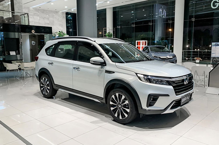 Với sự xuất hiện của Honda BR-V 2023 tại Việt Nam, phân khúc MPV 7 chỗ cỡ nhỏ sẽ trở nên vô cùng sôi động trong thời gian tới bởi sự cạnh tranh mạnh mẽ đến từ các thương hiệu. Đặc biệt, Honda BR-V sẽ tạo ra cuộc đua chủ yếu với Mitsubishi Xpander, Toyota Veloz Cross.