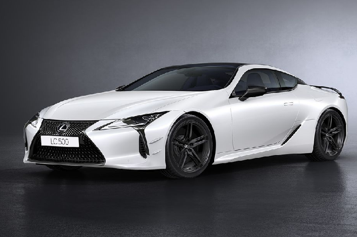 Lexus LC500 Inspiration Series 2024 mới sản xuất giới hạn chỉ đúng 125 xe trên toàn thế giới, trong đó 33 chiếc coupe và 92 chiếc mui trần. Phiên bản Lexus LC500 Inspiration Series đặc biệt bổ sung thêm các tấm chắn cản trước, bộ vi sai trượt giới hạn và hệ thống giảm xóc hiệu suất phía sau.
