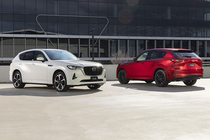 Ngày 1/8/2023 vừa qua, hãng Mazda đã chính thức tăng giá bán của mẫu SUV hạng trung tiệm cận xe sang CX-60 ở thị trường quê nhà Nhật Bản. So với phiên bản cũ, Mazda CX-60 2024 tăng giá từ 198.000 - 330.000 Yên (khoảng 33 - 55 triệu đồng), tùy bản trang bị.