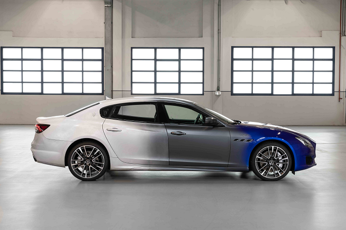Maserati biết cách khẳng định phong cách cho chủ nhân của mình, tạo nên sự bùng nổ cảm xúc, cùng hiệu suất vận hành vượt thời gian. Những yếu tố đó tiếp tục được lưu truyền trong những chiếc xe mà sắp trở thành niềm khao khát mới của giới sưu tầm. Kể từ năm 1959, khi mẫu xe đầu tiên sở hữu động cơ V8 mạnh mẽ Maserati 5000GT được tạo nên,đã có 100.000 chiếc được sản xuất và bán ra.