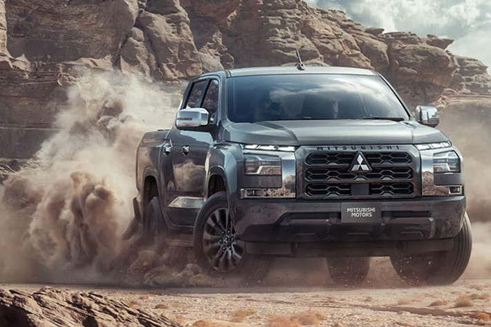 Mitsubishi Triton thế hệ mới hiện có cả cấu hình Double Cab 4 cửa và và Single Cab 2 cửa. Giá xe Mitsubishi Triton 2024 ở thị trường Thái Lan dao động từ 699.000 - 1.027.000 Baht (khoảng 481 - 706 triệu đồng).