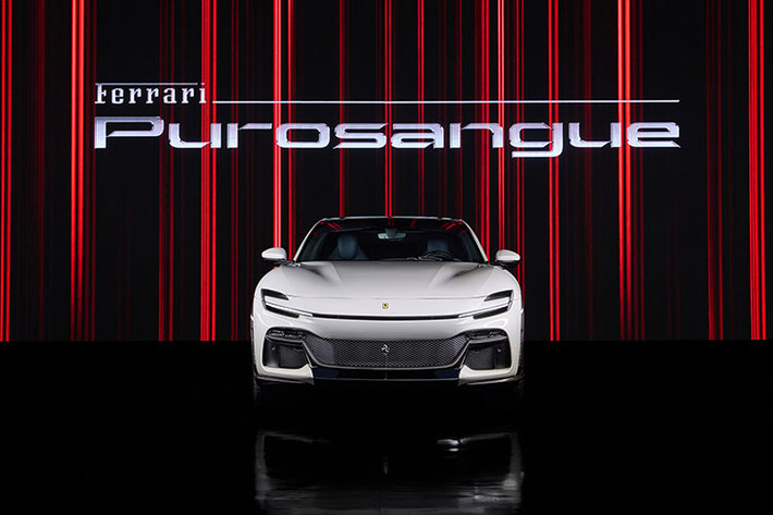 Một tin cực vui cho khách hàng tại Việt Nam, chiếc siêu xe gầm cao Ferrari Purosangue sẽ được Supreme Auto, đơn vị phân phối chính hãng dòng xe Ferrari tại Việt Nam, mang về nước ngay trong năm nay để mọi người có thể chiêm ngưỡng cận cảnh chiếc xe đoạt giải thiết kế năm 2023 của Red Dot.